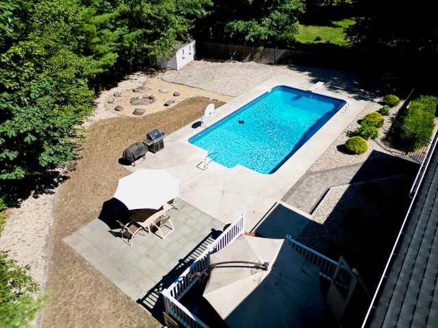9 Hampstead Road, Merrimack, NH 03054