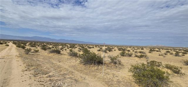 24000 Avenue J-8, Lancaster, CA 93535