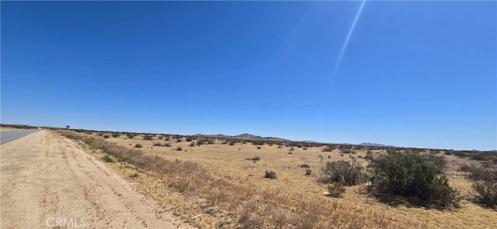 Image 2 of property listing at 24000 Avenue J-8, Lancaster, CA 93535
