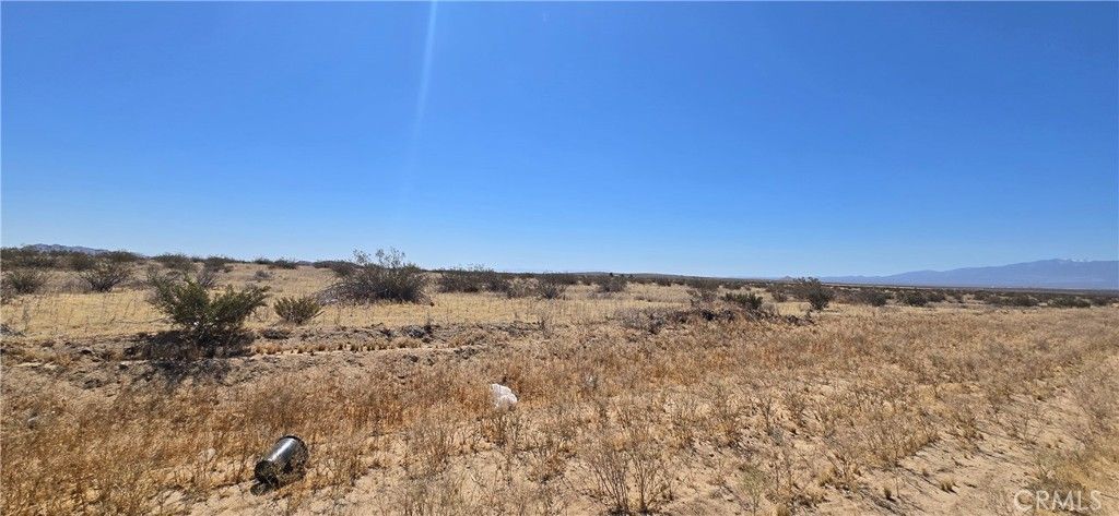 Image 5 of property listing at 24000 Avenue J-8, Lancaster, CA 93535
