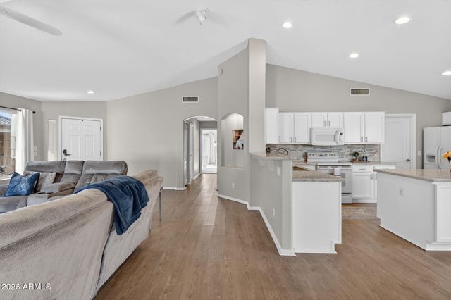 609 S 111TH Place, Mesa, AZ 85208