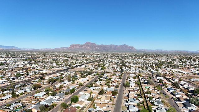 609 S 111TH Place, Mesa, AZ 85208