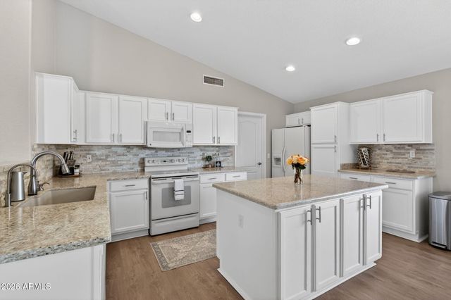 609 S 111TH Place, Mesa, AZ 85208