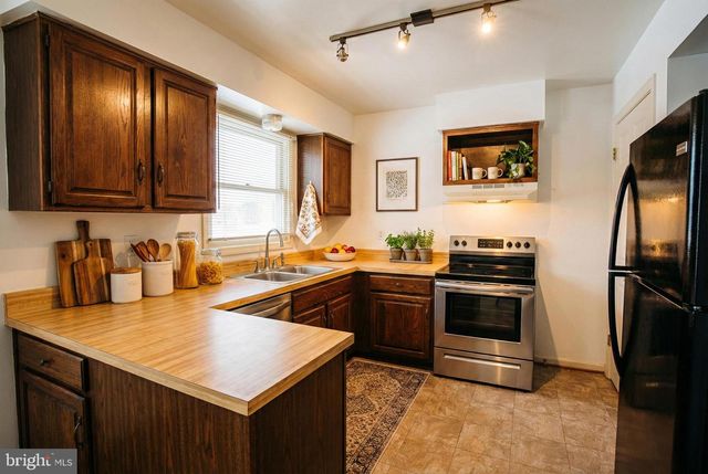 17041 CATALPA CT, Rockville, MD 20855