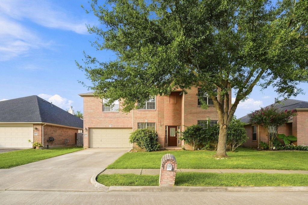 3830 Misty Falls Lane, Friendswood, TX 77546