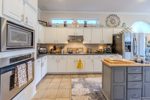 610 Mello Oak, San Antonio, TX 78258