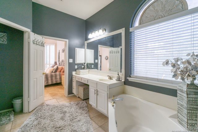 610 Mello Oak, San Antonio, TX 78258