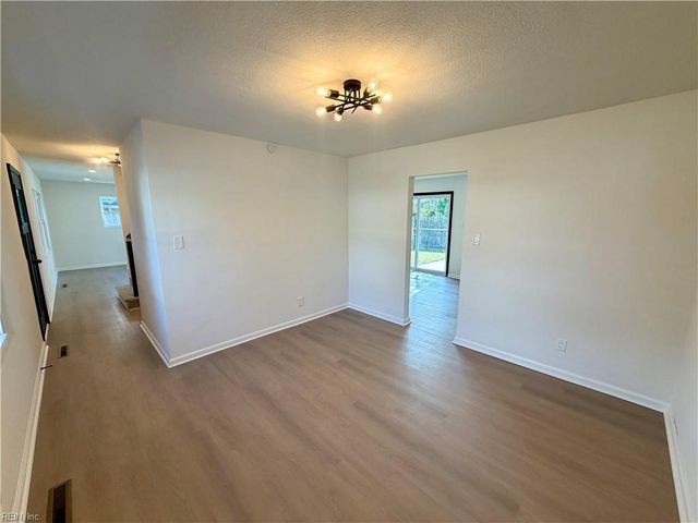 325 Busher Rd, Virginia Beach, VA 23462