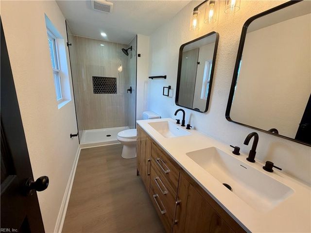 325 Busher Rd, Virginia Beach, VA 23462