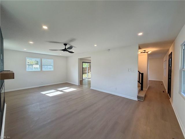 325 Busher Rd, Virginia Beach, VA 23462