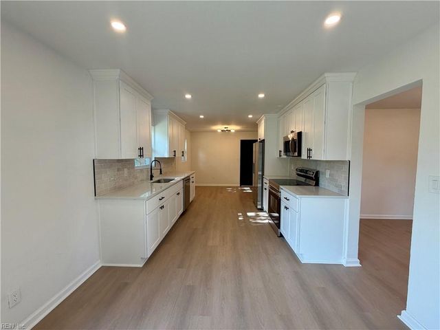 325 Busher Rd, Virginia Beach, VA 23462