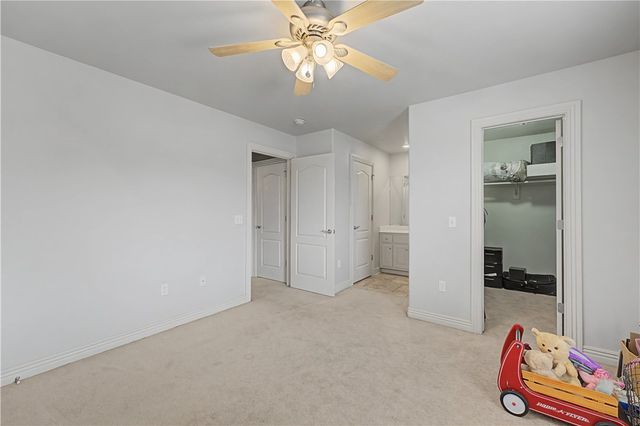 4176 N Meadow View Drive, Fayetteville, AR 72703