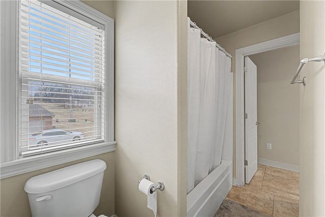 4176 N Meadow View Drive, Fayetteville, AR 72703