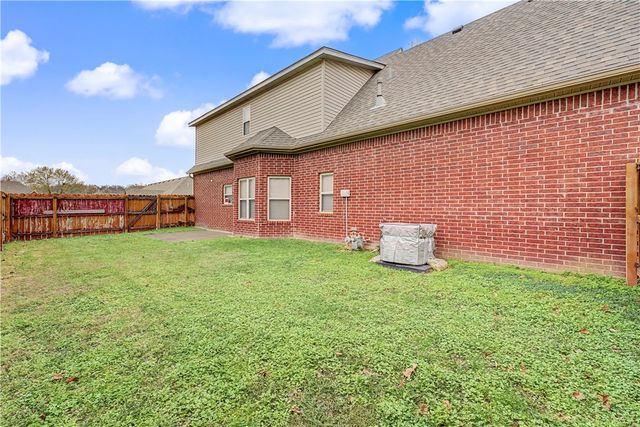 4176 N Meadow View Drive, Fayetteville, AR 72703