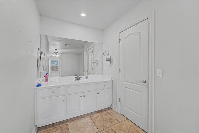 4176 N Meadow View Drive, Fayetteville, AR 72703