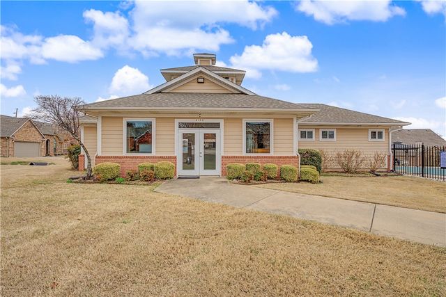 4176 N Meadow View Drive, Fayetteville, AR 72703