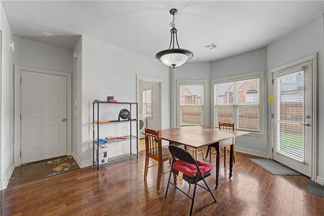 4176 N Meadow View Drive, Fayetteville, AR 72703