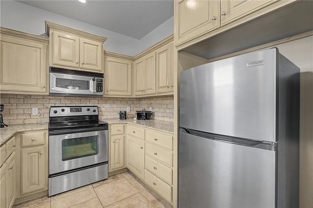 4176 N Meadow View Drive, Fayetteville, AR 72703