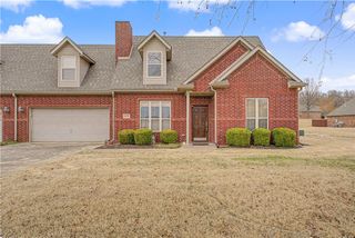 4176 N Meadow View Drive, Fayetteville, AR 72703