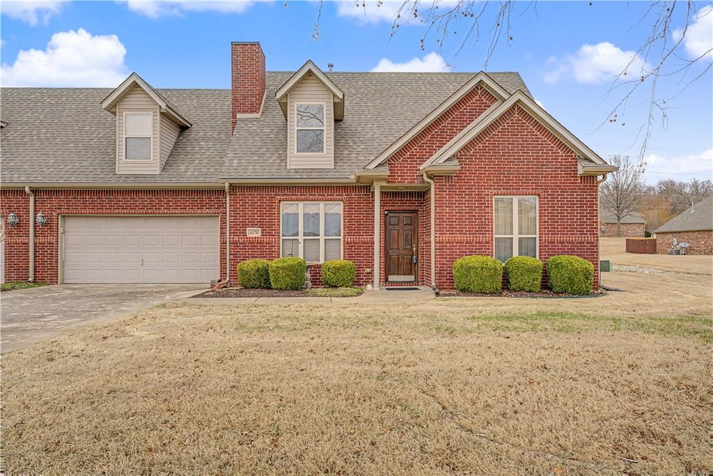 4176 N Meadow View Drive, Fayetteville, AR 72703
