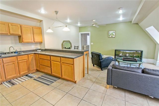 226 S Pacific Ave 3, Friendship Park, PA 15224