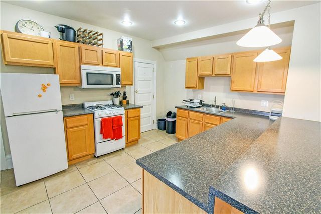 226 S Pacific Ave 3, Friendship Park, PA 15224