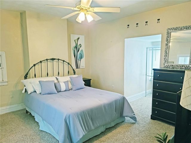 226 S Pacific Ave 3, Friendship Park, PA 15224