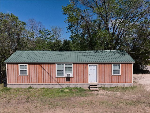 1005 Peach Street, Caldwell, TX 77836