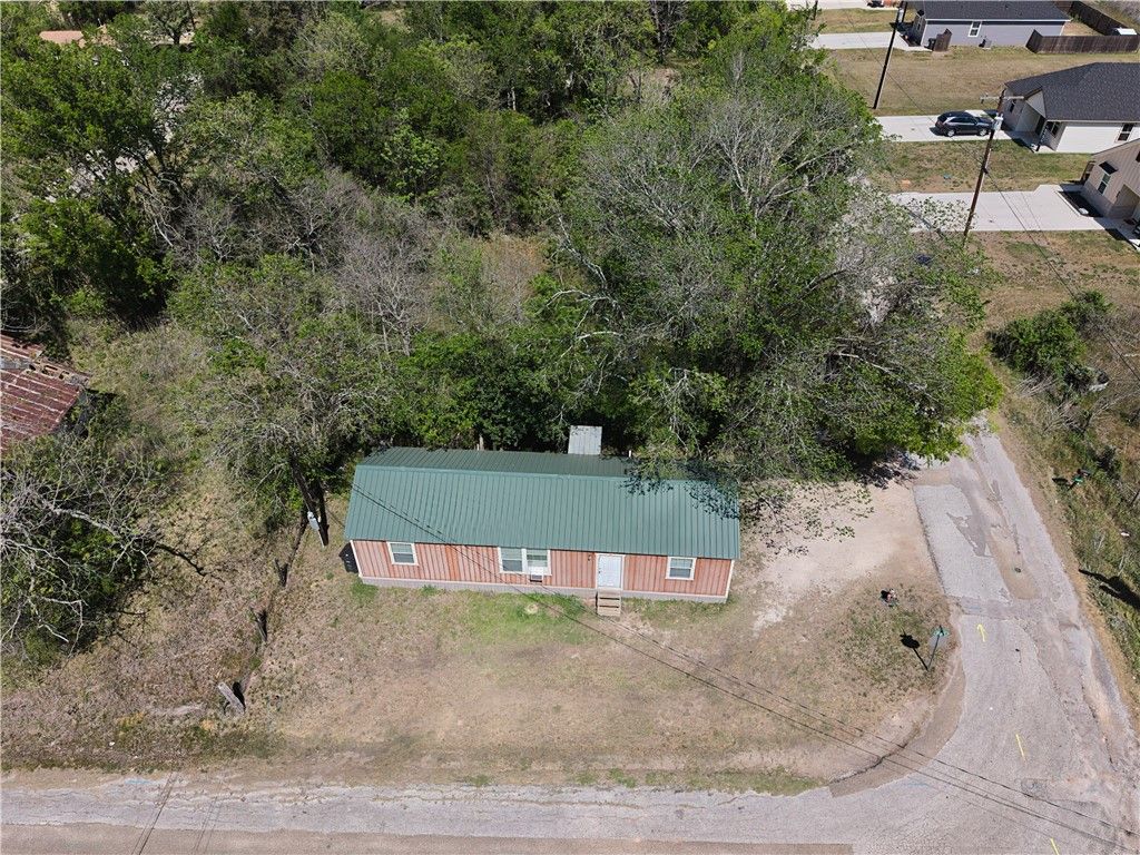 1005 Peach Street, Caldwell, TX 77836