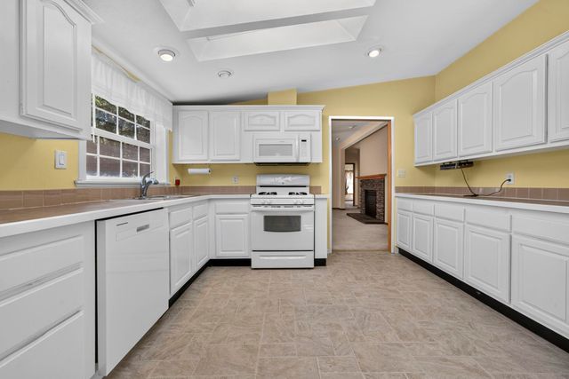 2 Freedom Drive, Dover, NH 03820