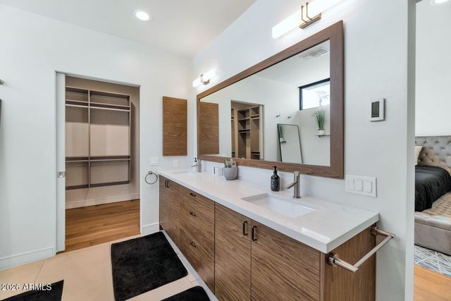 4602 E GLENROSA Avenue, Phoenix, AZ 85018