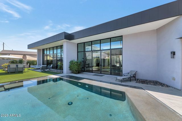 4602 E GLENROSA Avenue, Phoenix, AZ 85018