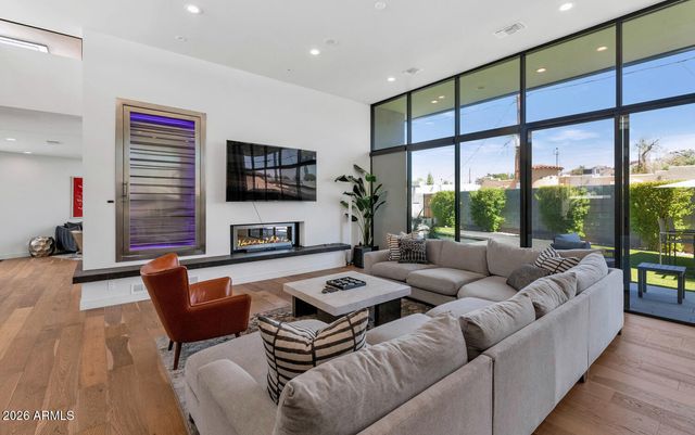 4602 E GLENROSA Avenue, Phoenix, AZ 85018