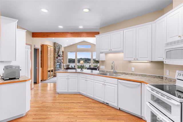 5043 Bradshaw Road, Freeland, WA 98249