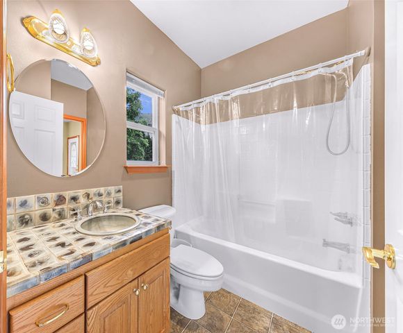 5043 Bradshaw Road, Freeland, WA 98249