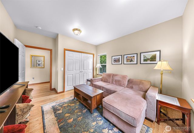 5043 Bradshaw Road, Freeland, WA 98249
