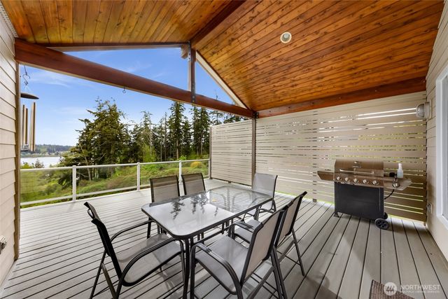 5043 Bradshaw Road, Freeland, WA 98249