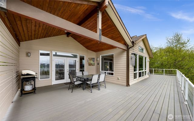 5043 Bradshaw Road, Freeland, WA 98249