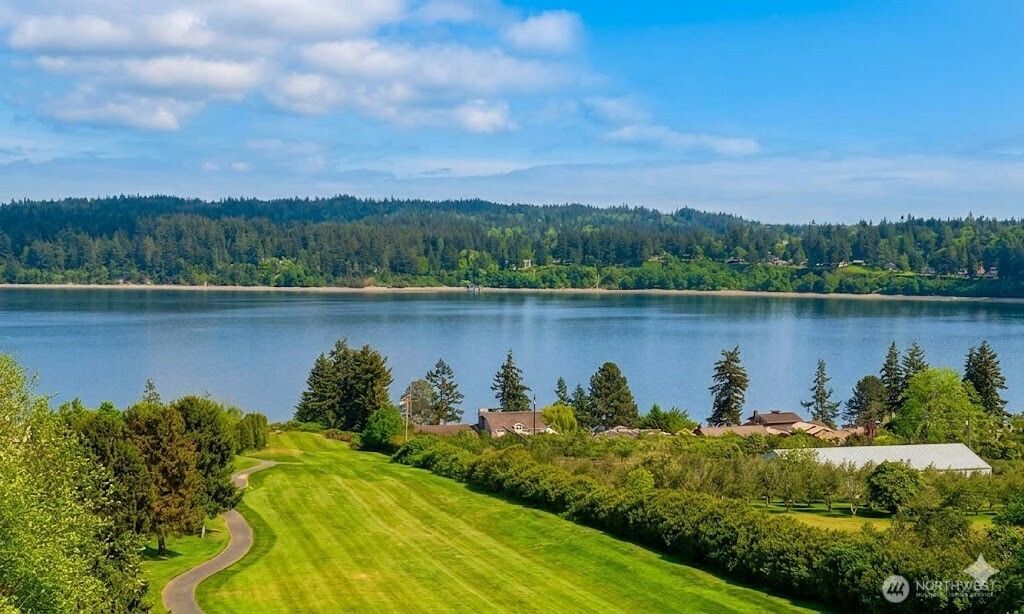 5043 Bradshaw Road, Freeland, WA 98249