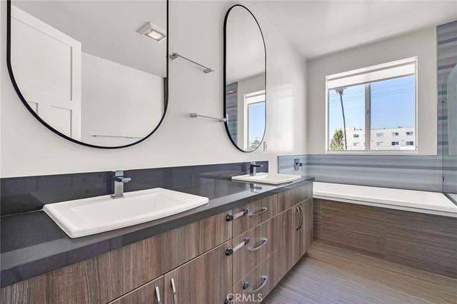 1715 Armacost Avenue 2, Los Angeles, CA 90025