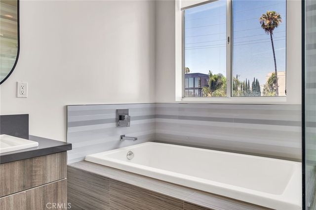 1715 Armacost Avenue 2, Los Angeles, CA 90025