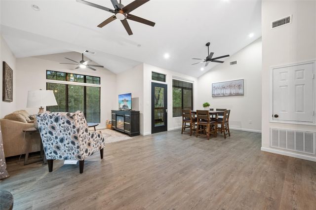 71 White Oak Street, Point Blank, TX 77364