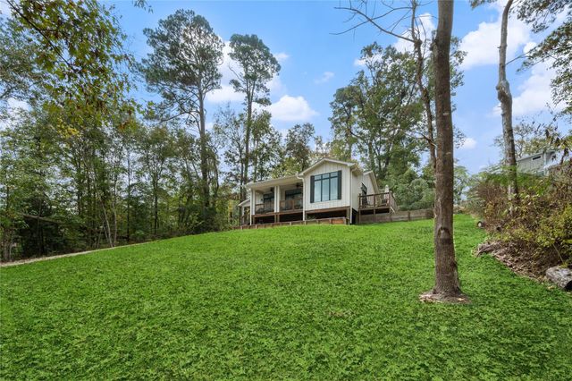 71 White Oak Street, Point Blank, TX 77364