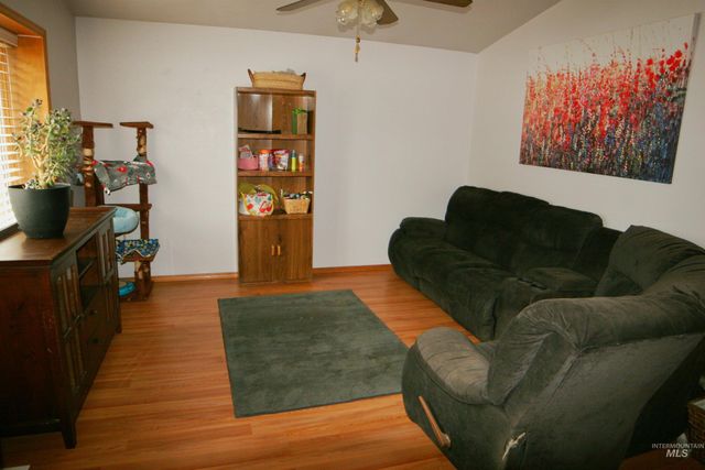 6132 N Brook Pl, Garden City, ID 83714