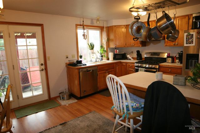 6132 N Brook Pl, Garden City, ID 83714