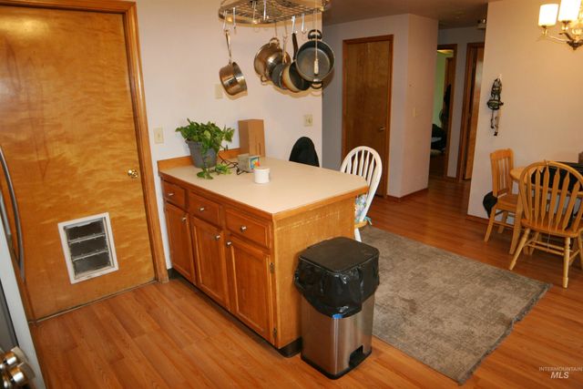 6132 N Brook Pl, Garden City, ID 83714