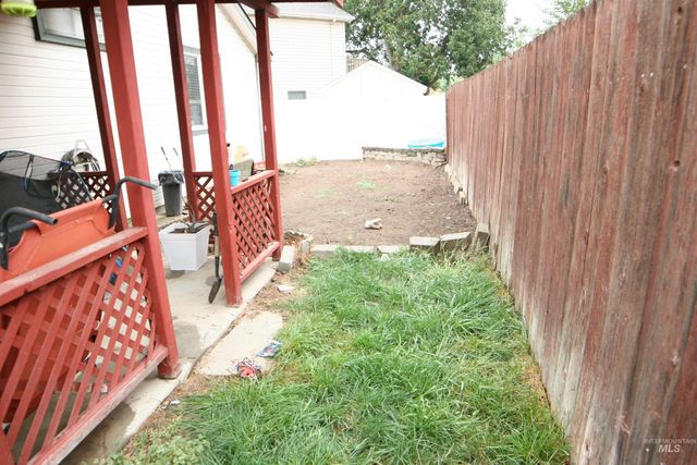 6132 N Brook Pl, Garden City, ID 83714