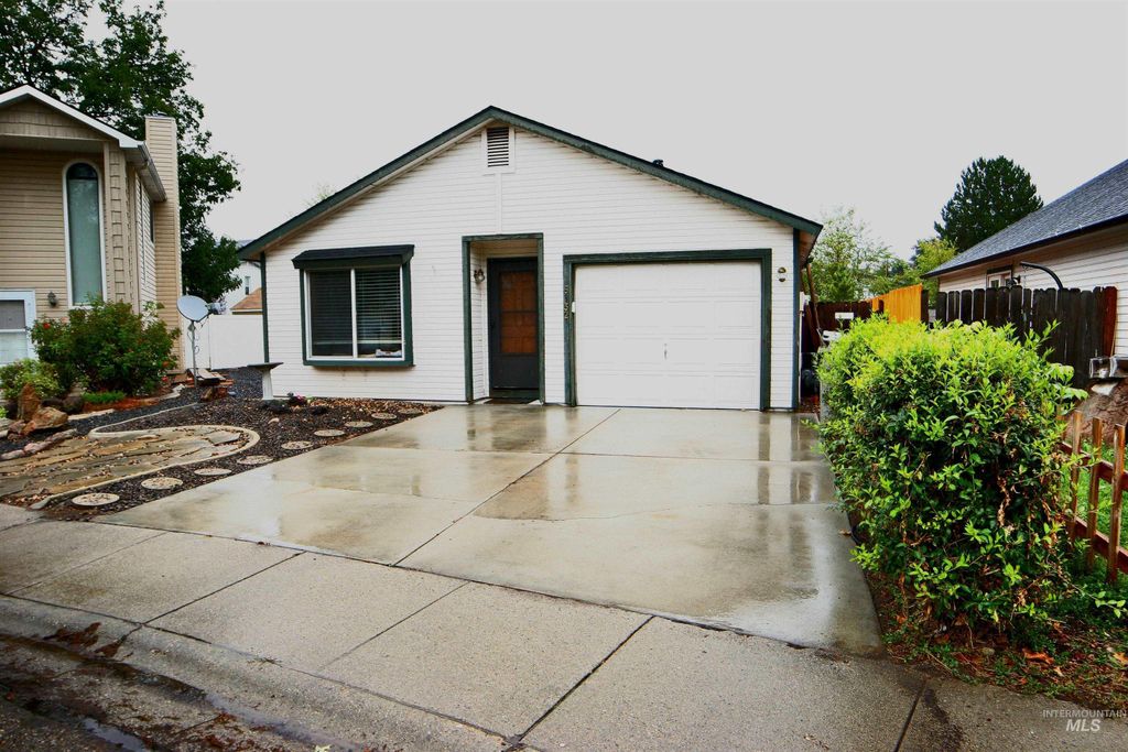 6132 N Brook Pl, Garden City, ID 83714