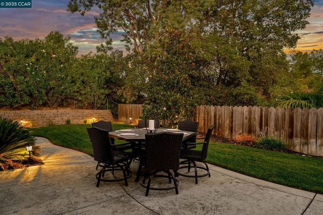 209 Southwind Dr, Pleasant Hill, CA 94523