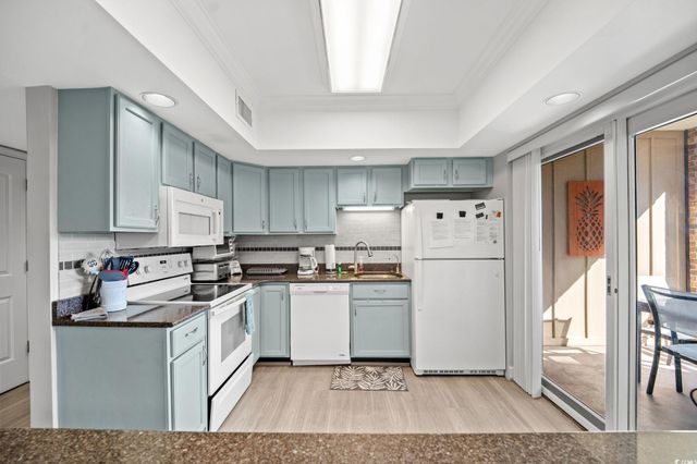 320 Myrtle Ave., Pawleys Island, SC 29585